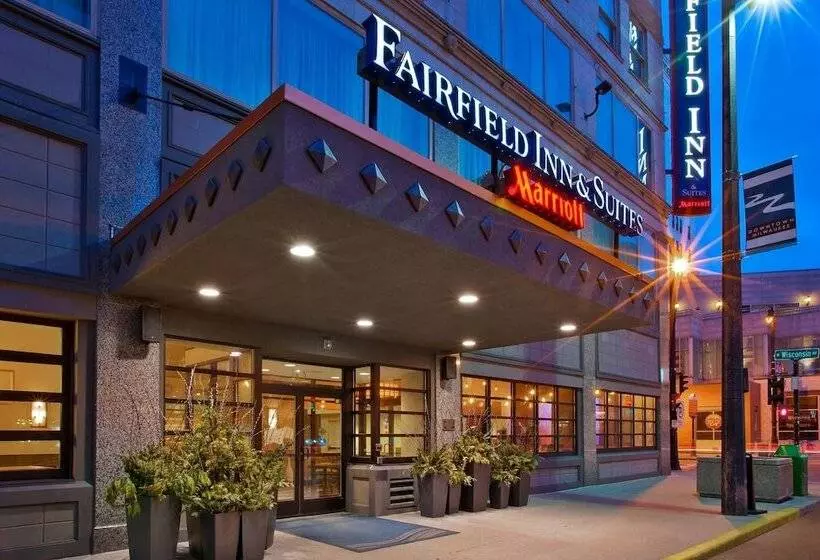 호텔 Fairfield Inn & Suites By Marriott Milwaukee Downtown