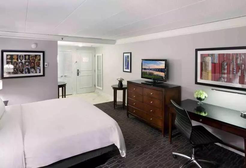 Отель Hilton Mystic