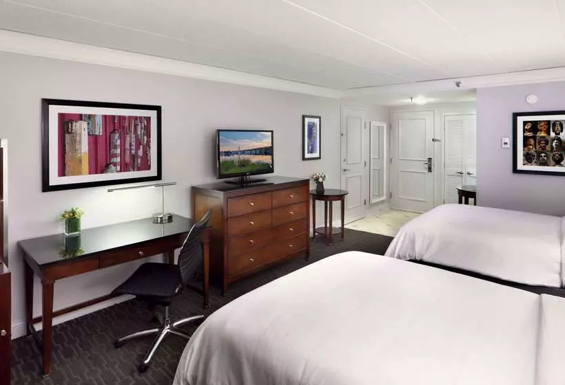 Отель Hilton Mystic