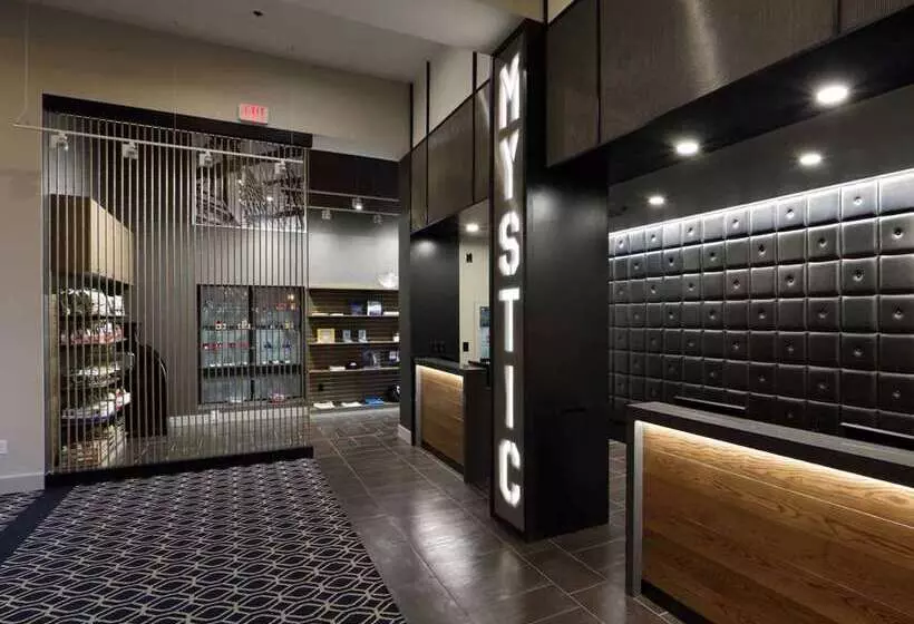 Отель Hilton Mystic