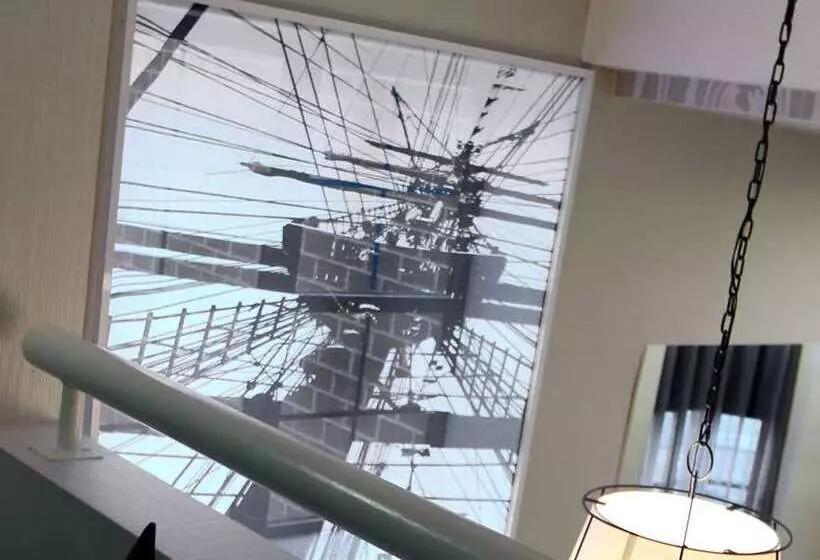 Отель Hilton Mystic