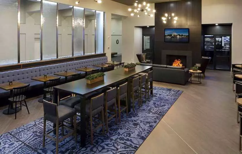 Отель Hilton Mystic