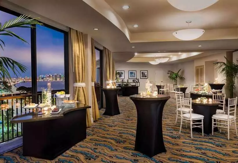 Отель Hilton San Diego Airport/harbor Island