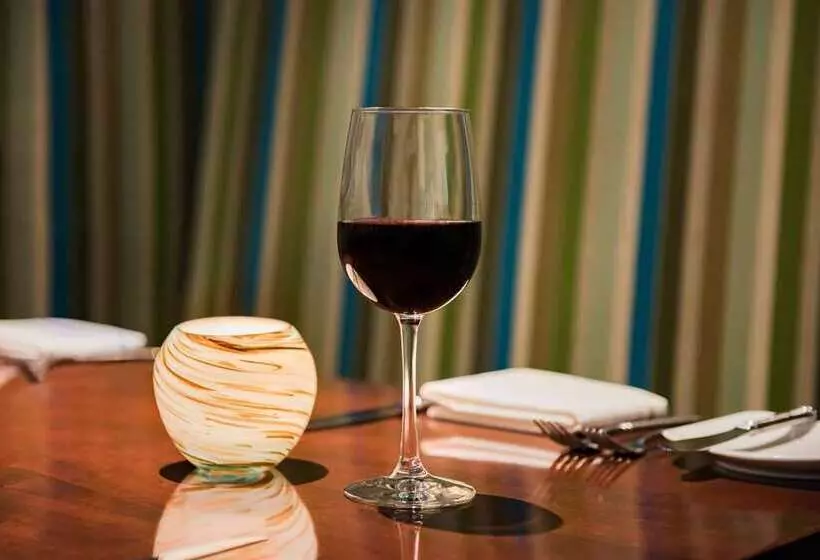 Отель Hilton San Diego Airport/harbor Island