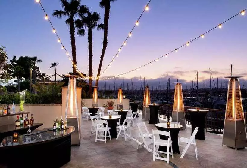 Отель Hilton San Diego Airport/harbor Island