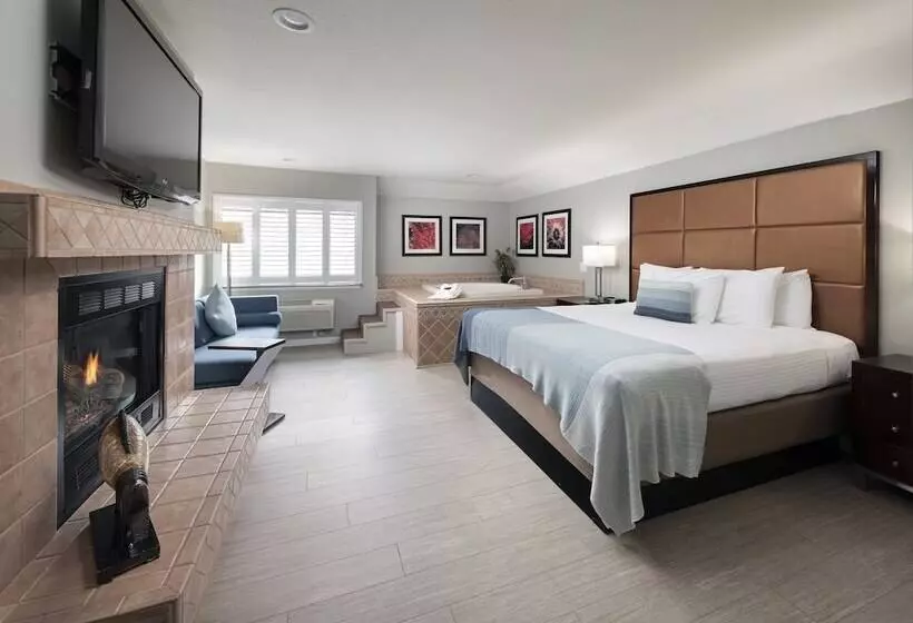 فندق Mariposa Inn And Suites