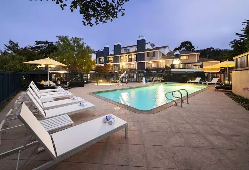 فندق Mariposa Inn And Suites