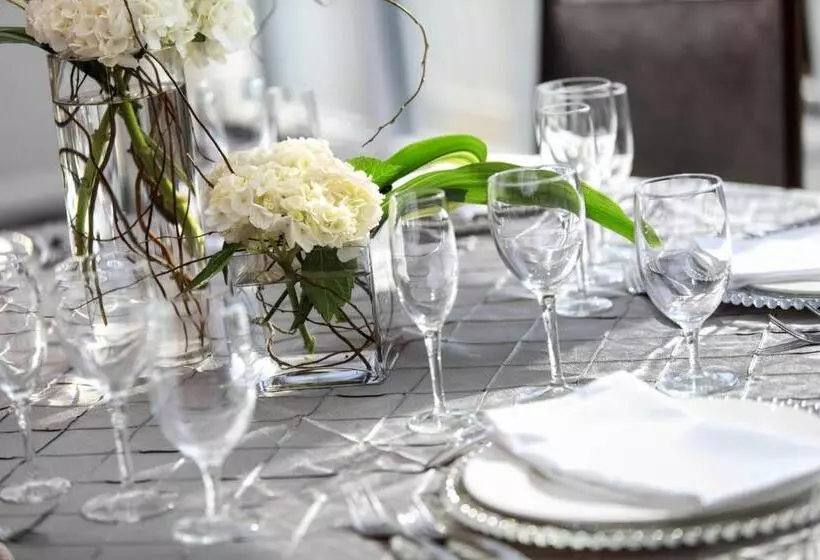 Szálloda Renaissance Waterford Oklahoma City