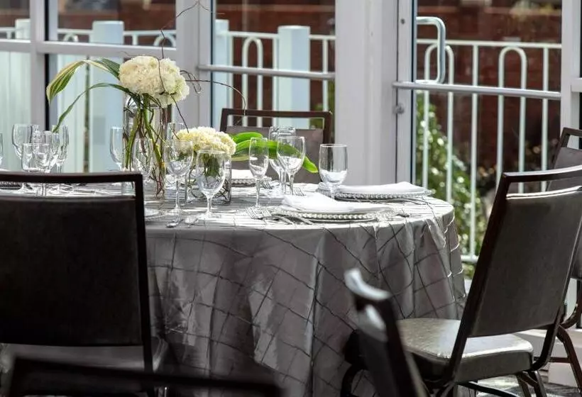 Szálloda Renaissance Waterford Oklahoma City