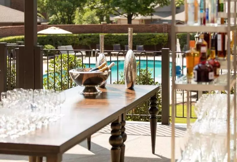 Szálloda Renaissance Waterford Oklahoma City