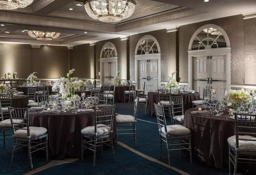 Szálloda Renaissance Waterford Oklahoma City