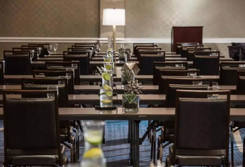 Szálloda Renaissance Waterford Oklahoma City