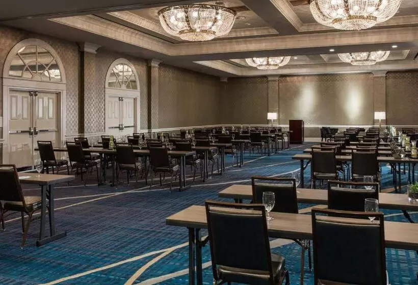 Szálloda Renaissance Waterford Oklahoma City