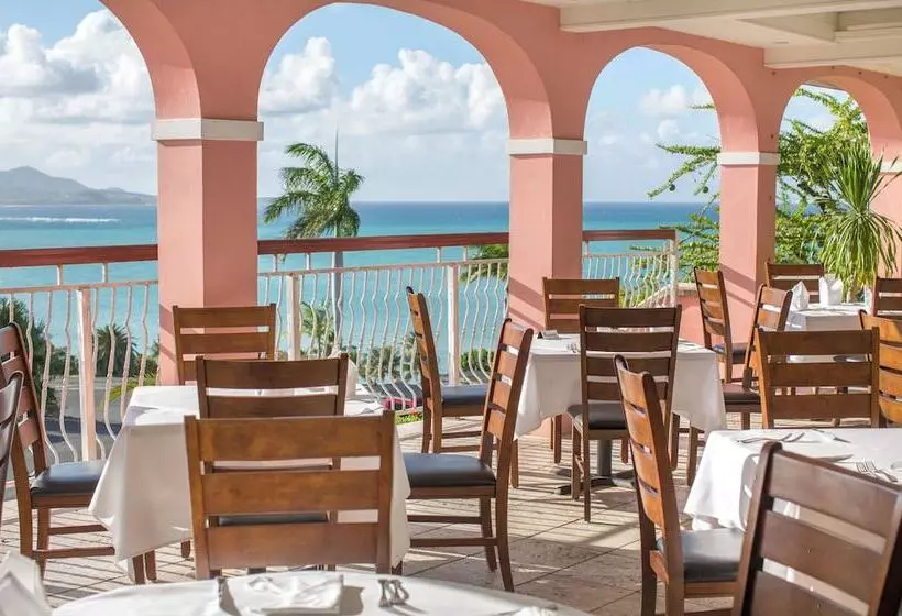 هتل The Buccaneer Beach & Golf Resort