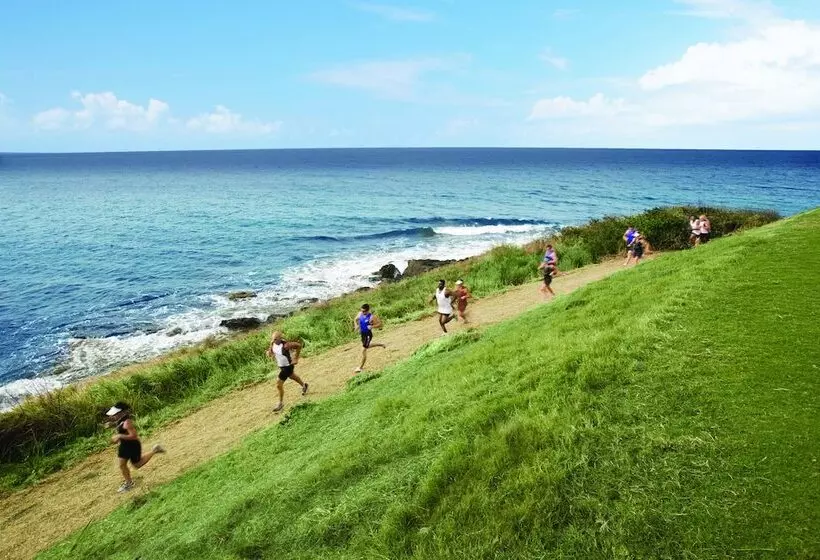 هتل The Buccaneer Beach & Golf Resort