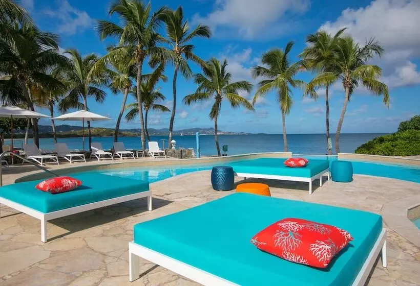 هتل The Buccaneer Beach & Golf Resort