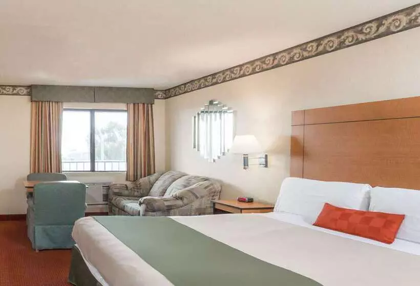 ホテル Travelodge By Wyndham San Clemente Beach