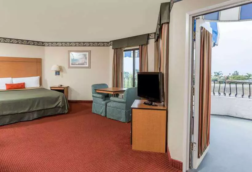 ホテル Travelodge By Wyndham San Clemente Beach