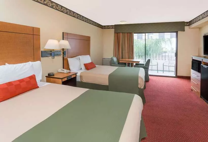 ホテル Travelodge By Wyndham San Clemente Beach