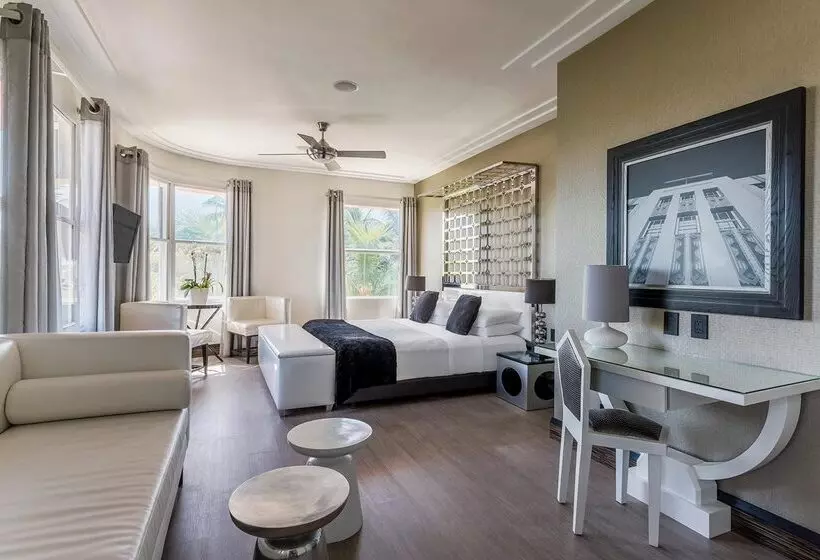 בית מלון כפרי Waldorf Towers South Beach