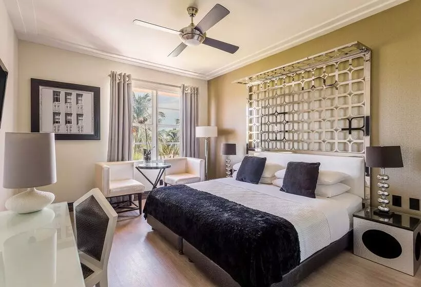 בית מלון כפרי Waldorf Towers South Beach