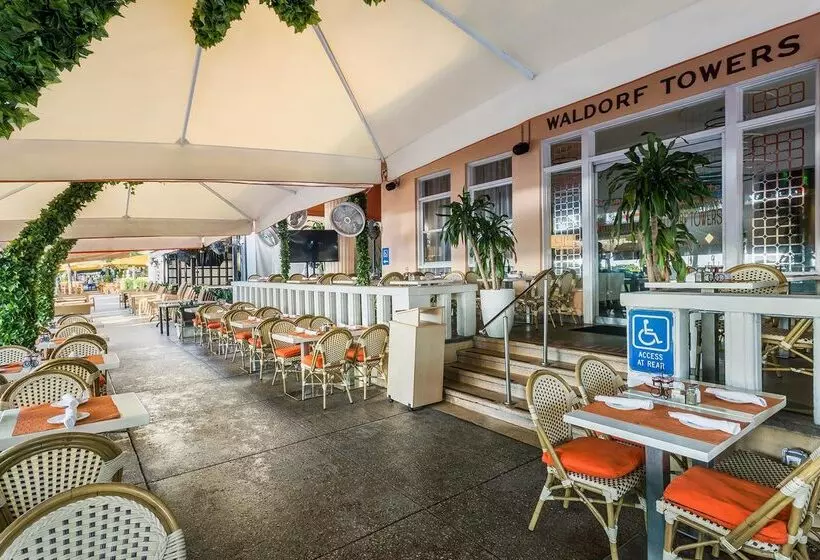 בית מלון כפרי Waldorf Towers South Beach