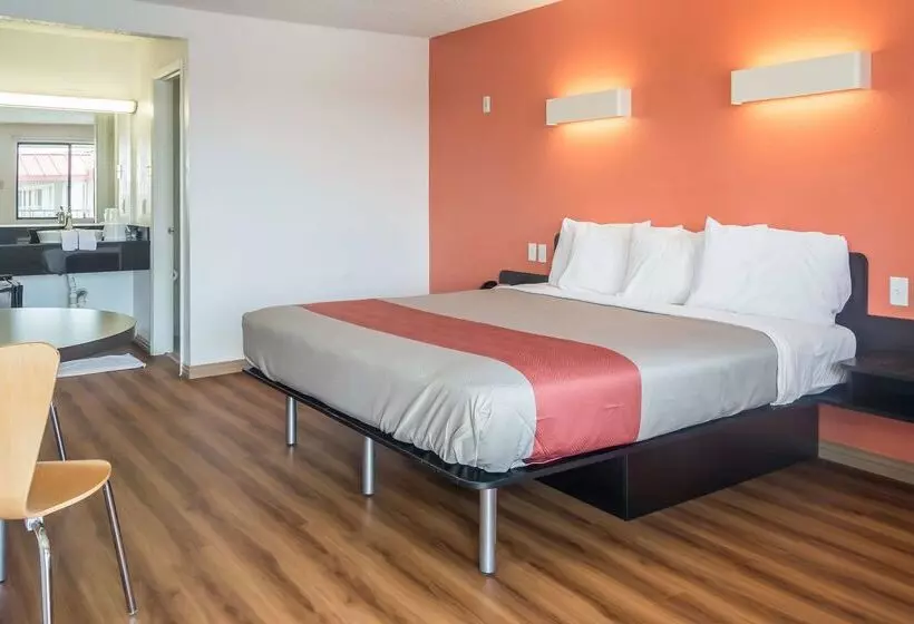 Motel 6mesquite, Tx  Rodeo  Convention Ctr