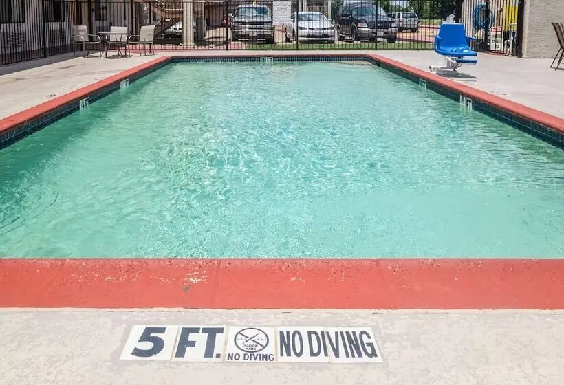 Motel 6mesquite, Tx  Rodeo  Convention Ctr