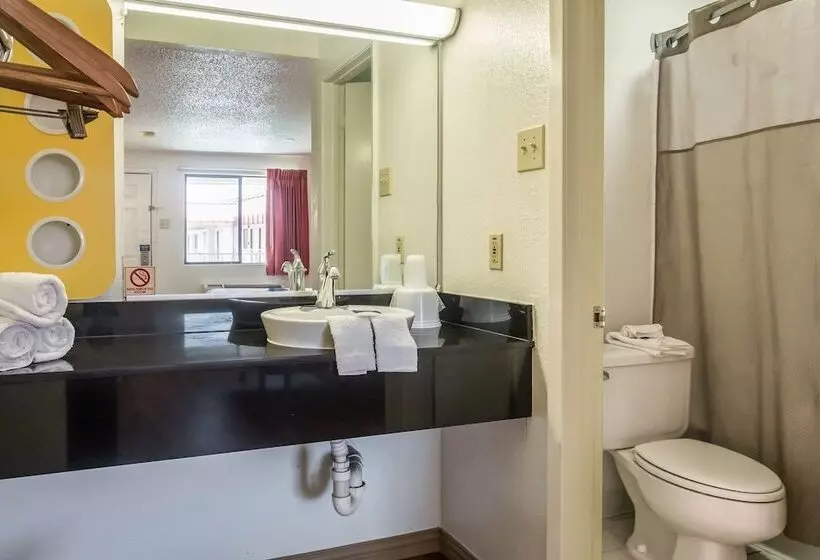 Motel 6mesquite, Tx  Rodeo  Convention Ctr