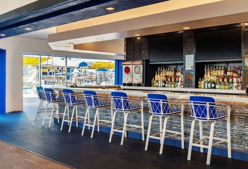 منتجع The Strat Hotel, Casino & Tower