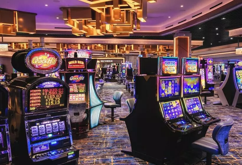 리조트 The Strat Hotel, Casino & Tower