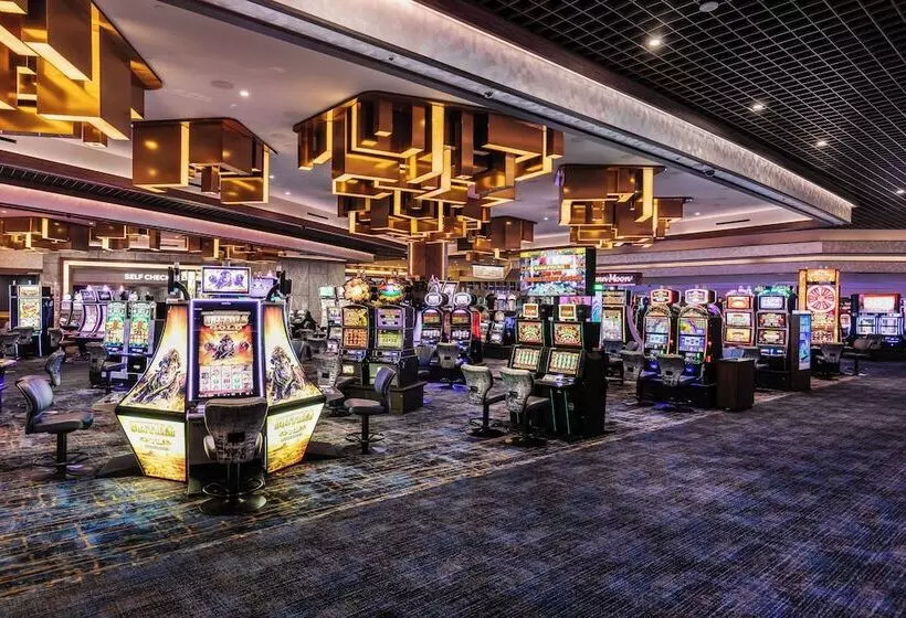 리조트 The Strat Hotel, Casino & Tower