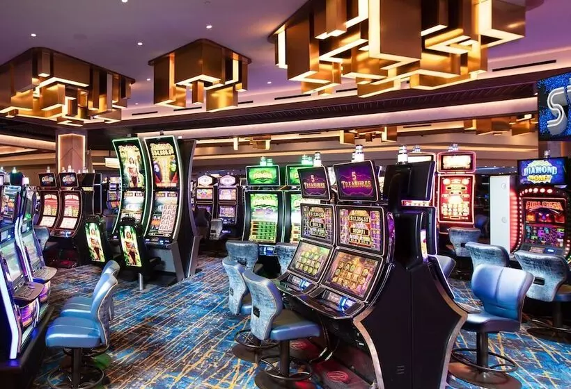 리조트 The Strat Hotel, Casino & Tower