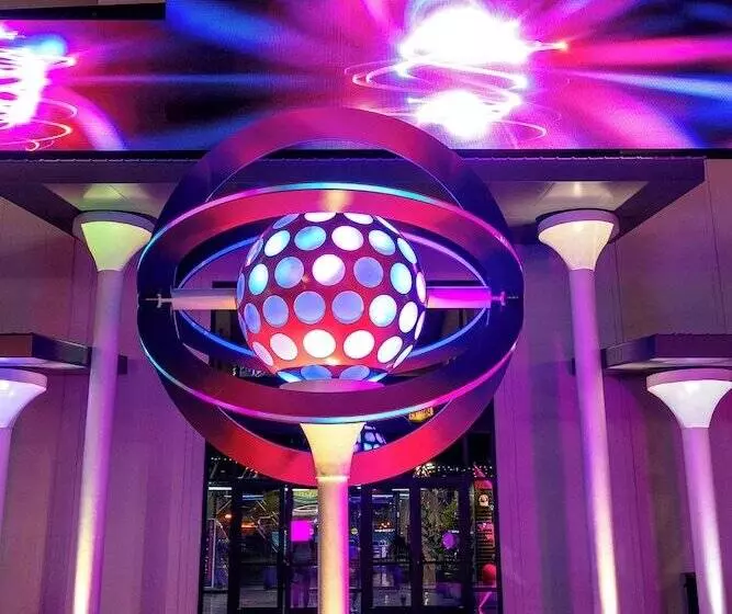 리조트 The Strat Hotel, Casino & Tower