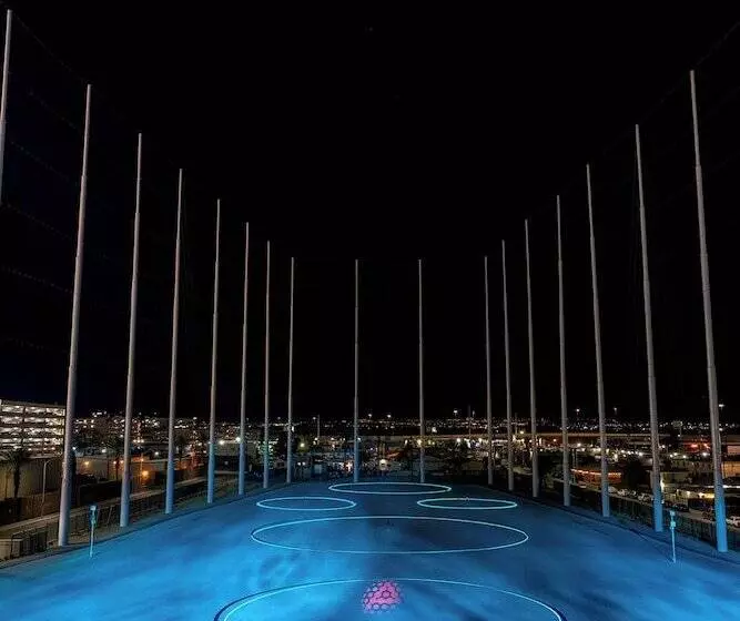 리조트 The Strat Hotel, Casino & Tower