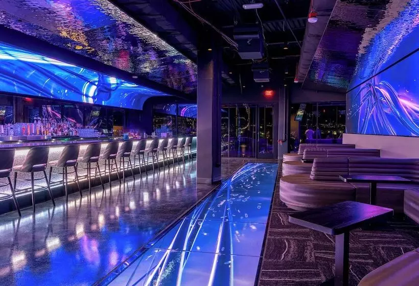 리조트 The Strat Hotel, Casino & Tower