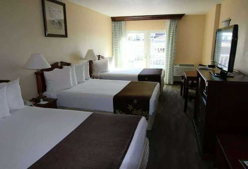 Gold Leaf Hotel Of Dewey