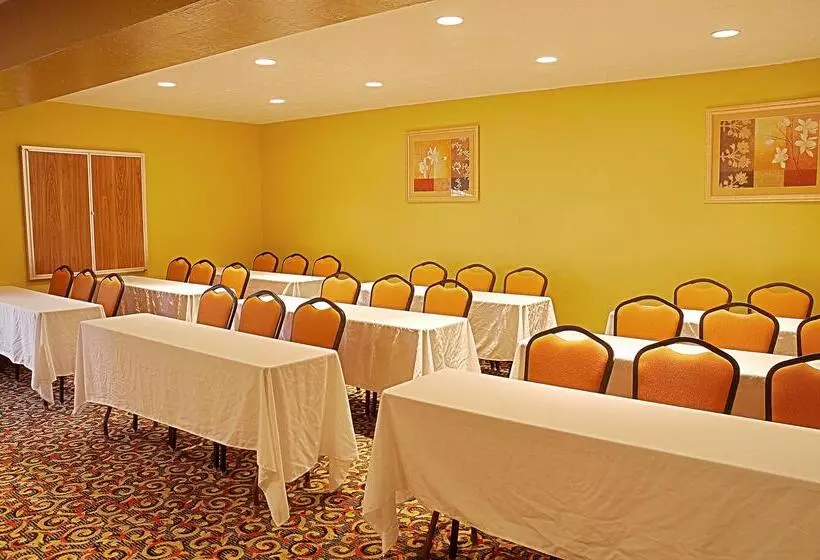 فندق Best Western Green Valley Inn