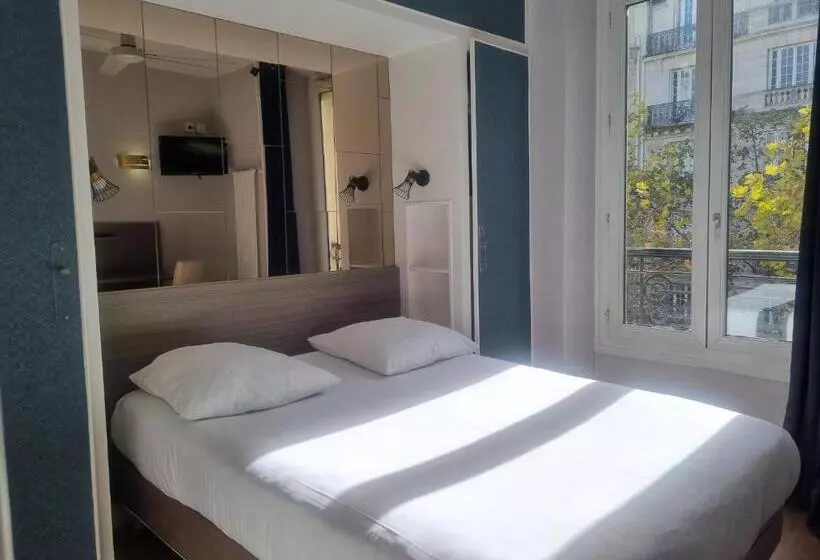 ホテル Eiffel Kensington