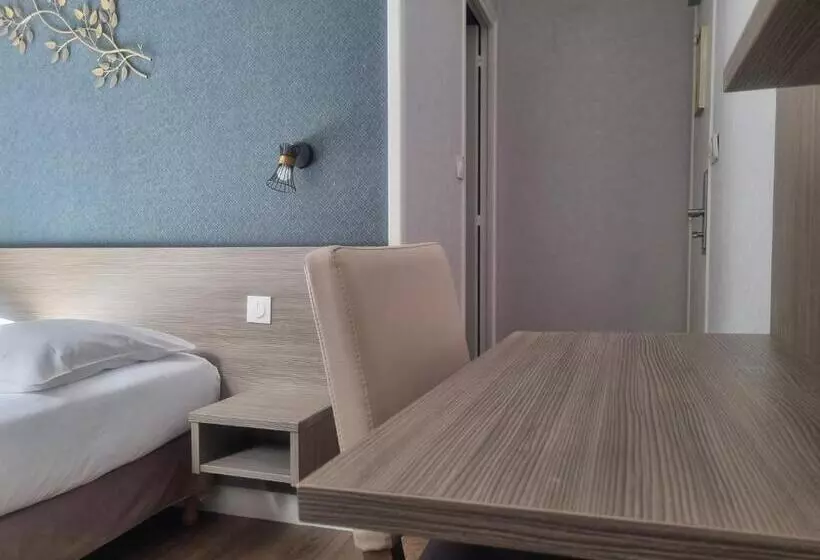 ホテル Eiffel Kensington