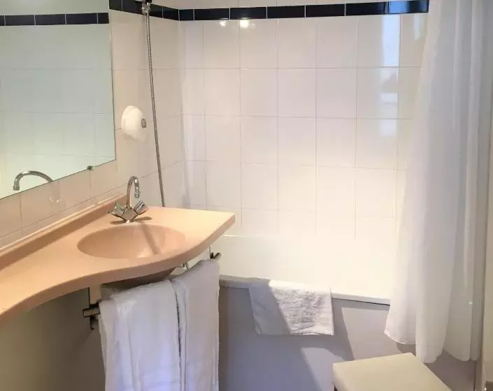 ホテル Eiffel Kensington