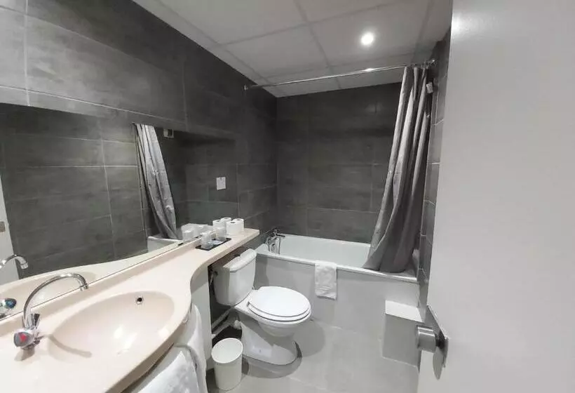 ホテル Eiffel Kensington