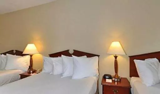 Gold Leaf Hotel Of Dewey