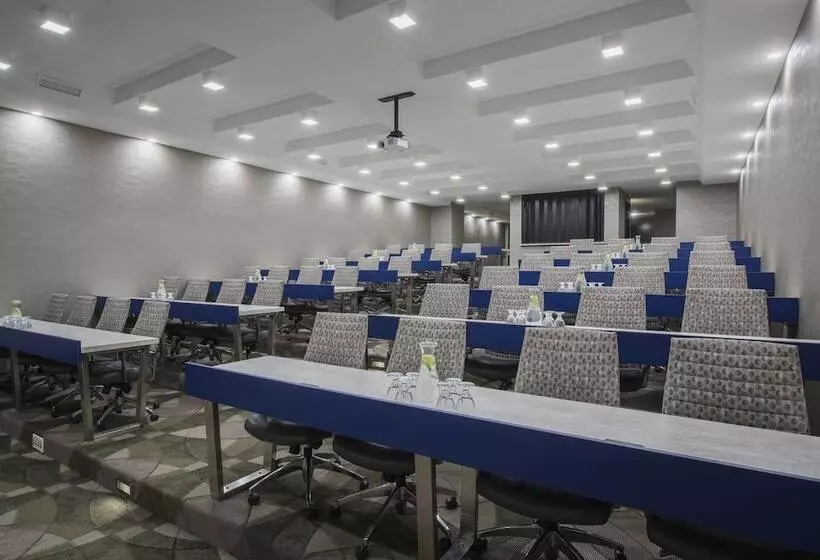 ホテル Holiday Inn Winnipeg South, An Ihg