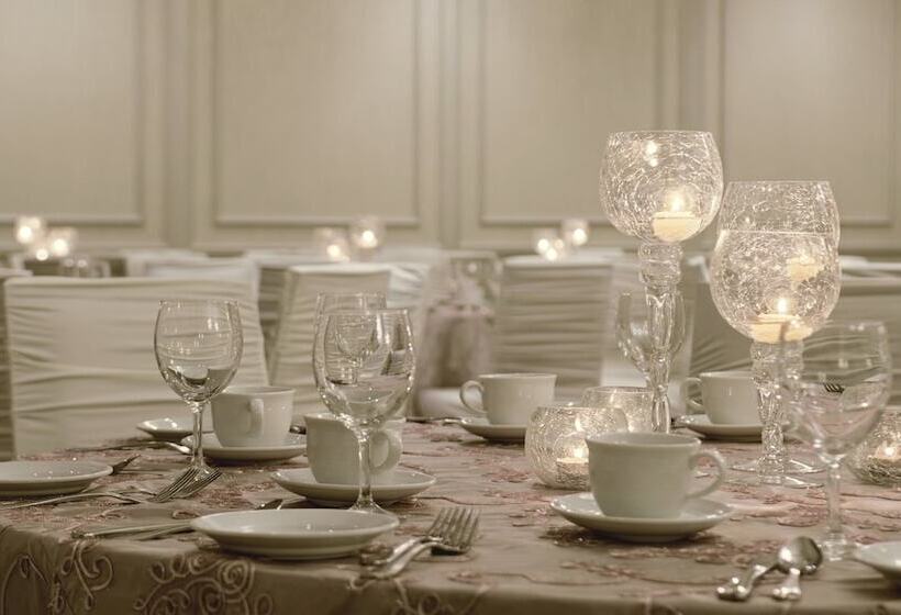 هتل Holiday Inn Winnipeg South, An Ihg