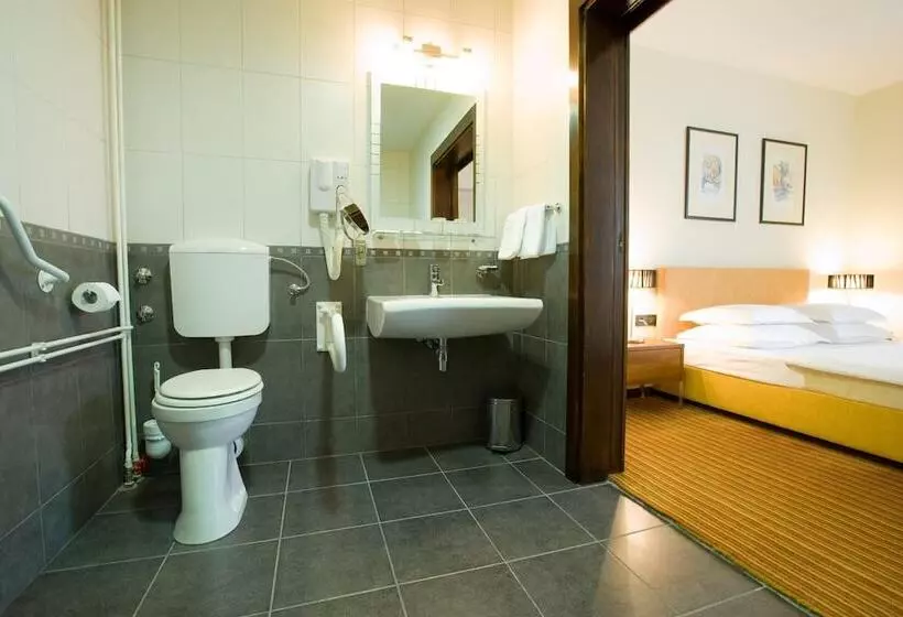 בית מלון כפרי Laguna Zagreb