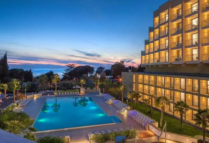 هتل Materada Plava Laguna