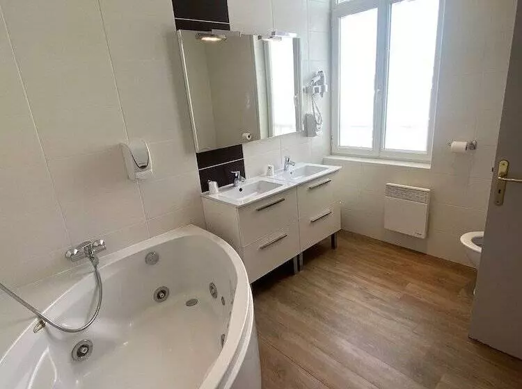 هتل Villa Des 2 Caps