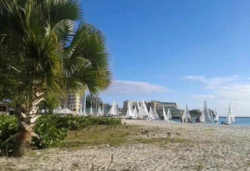 Nautilus Beach Apartments