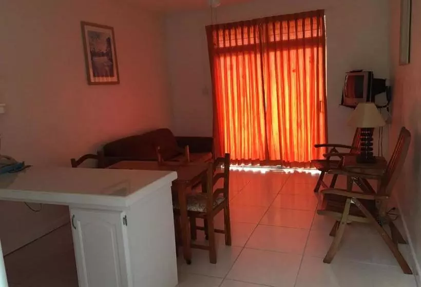 Nautilus Beach Apartments